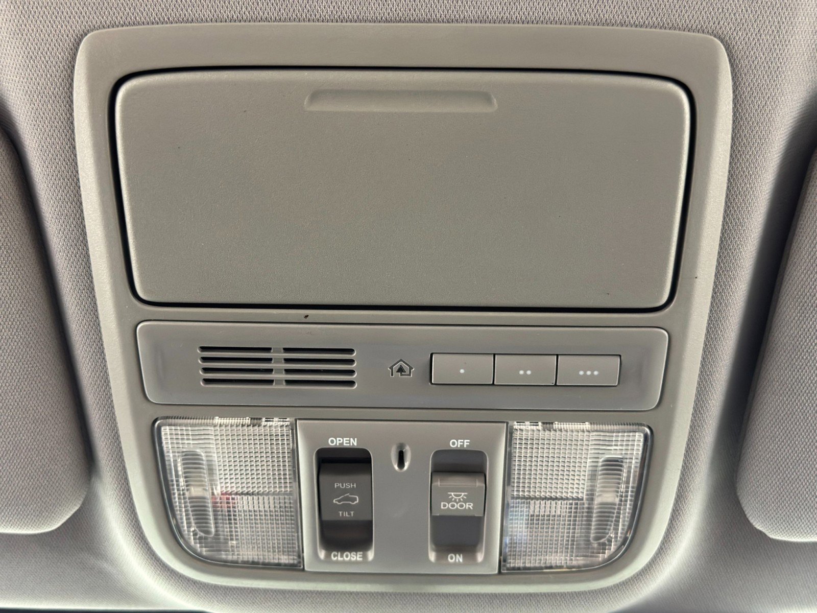 Used 2022 Honda CR-V Touring image 31