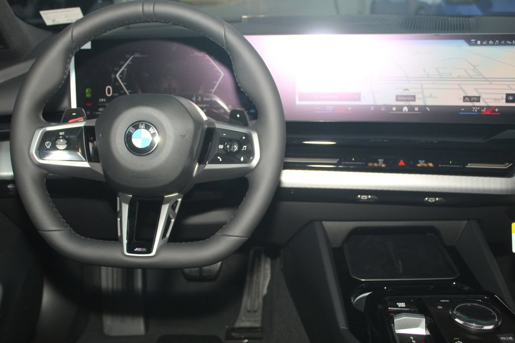 Used 2026 BMW 530i xDrive w/ M Sport Package AWD/4WD image 18