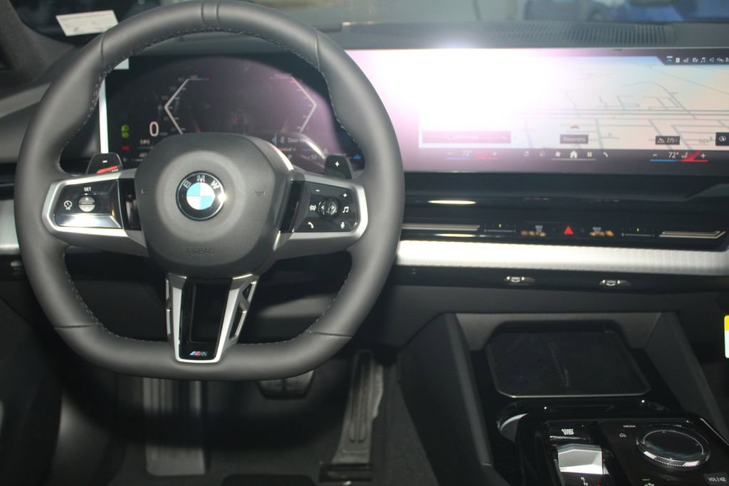 Used 2026 BMW 530i xDrive w/ M Sport Package AWD/4WD image 18
