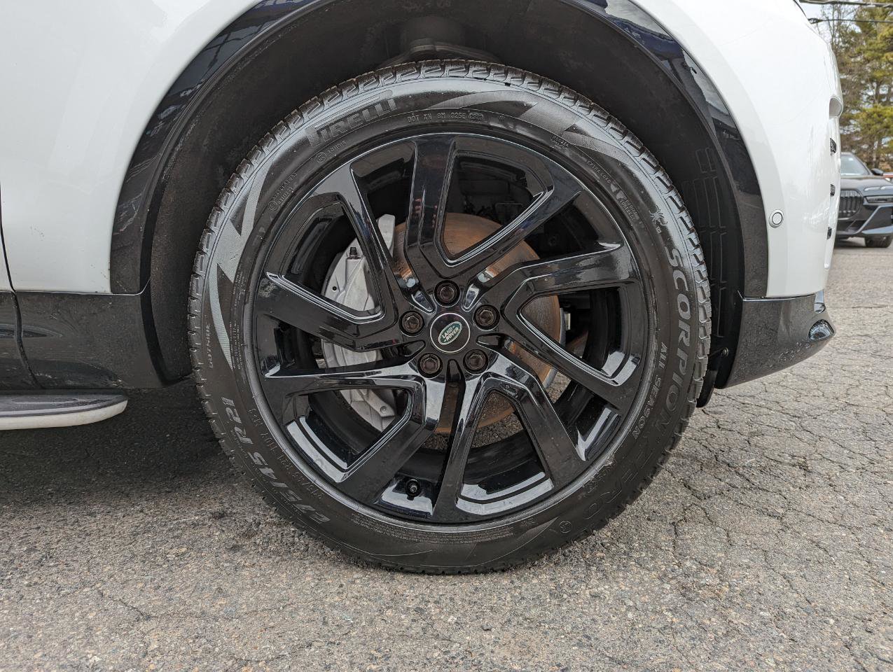 Used 2023 Land Rover Discovery S R-Dynamic image 52