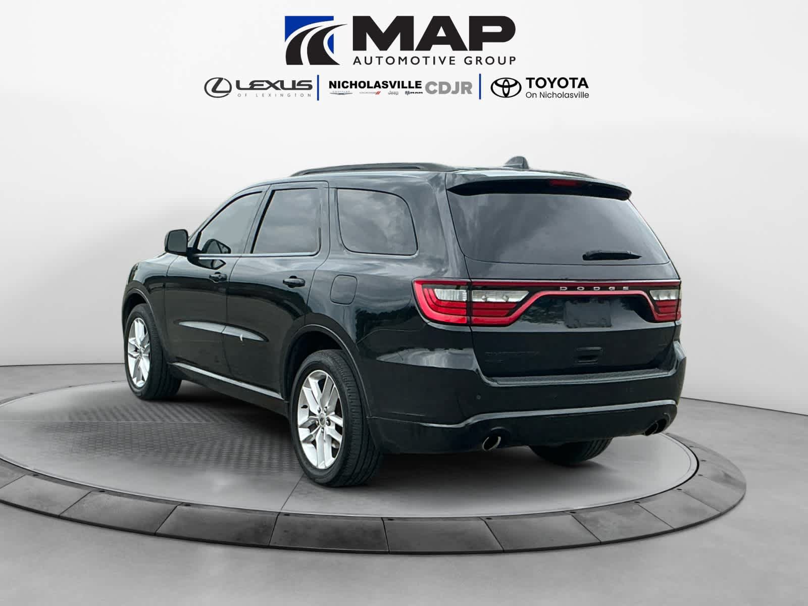 Used 2017 Dodge Durango GT w/ Premium Group AWD/4WD image 3