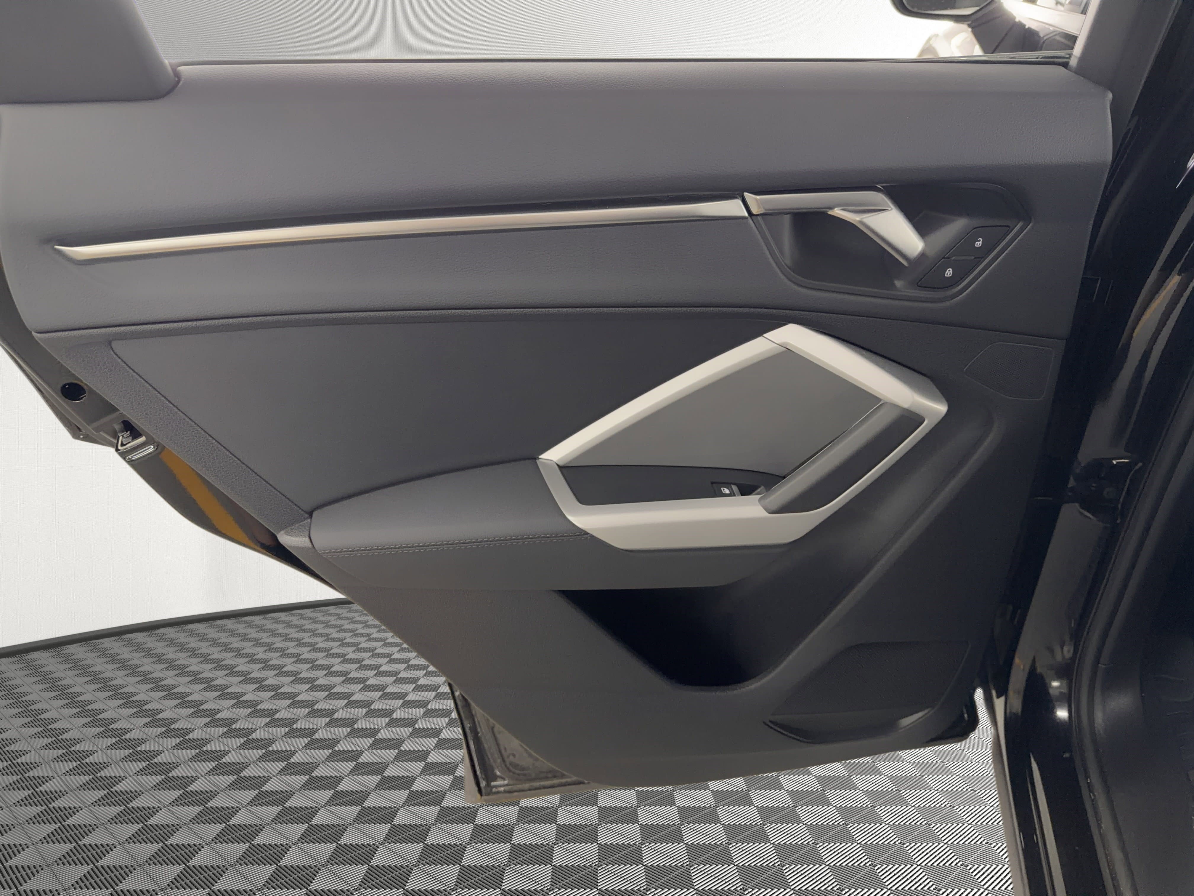 Certified 2025 Audi Q3 2.0T Premium w/ Convenience Package image 17