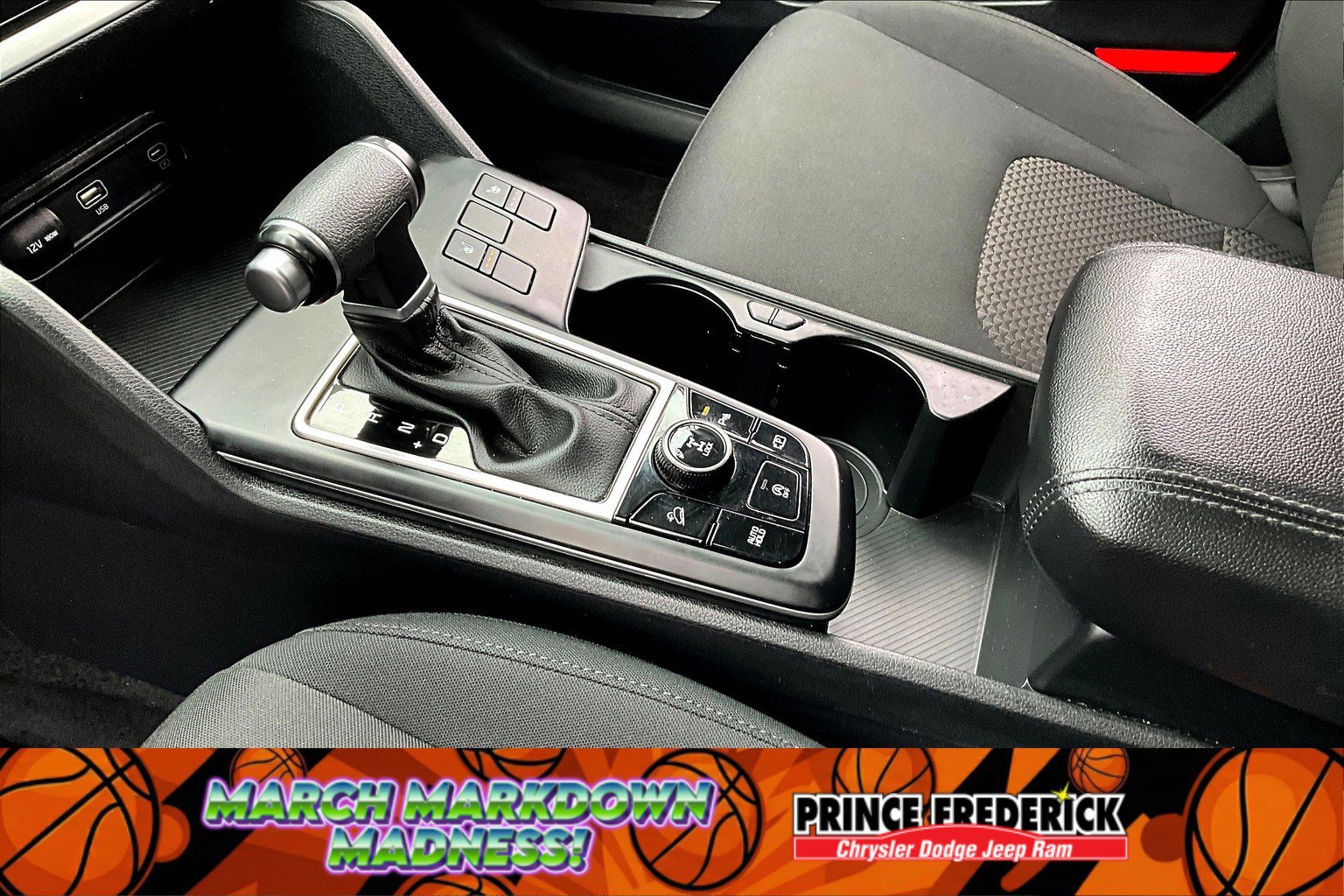 Used 2023 Kia Sportage LX image 14