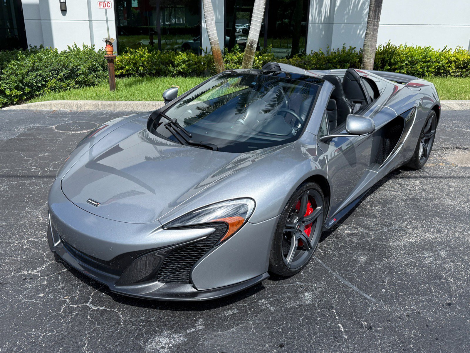 Used 2015 McLaren 650S Spider RWD image 7
