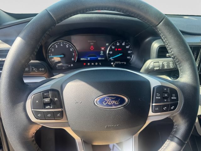 Used 2024 Ford Explorer XLT w/ Equipment Group 202A RWD image 13