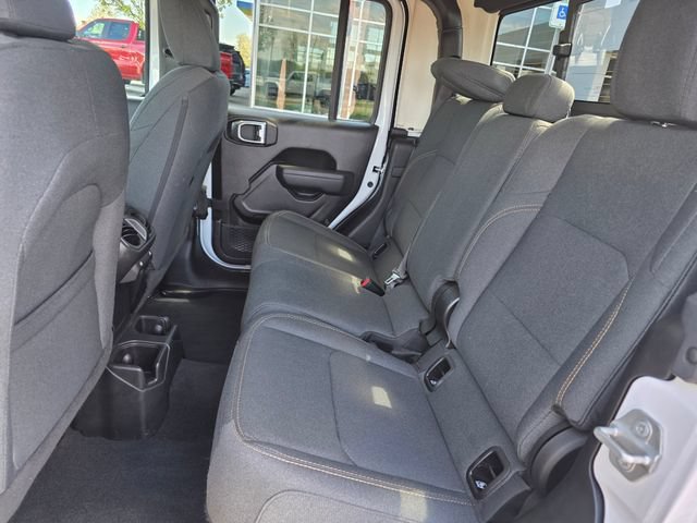 Used 2025 Jeep Gladiator Sport AWD/4WD image 19