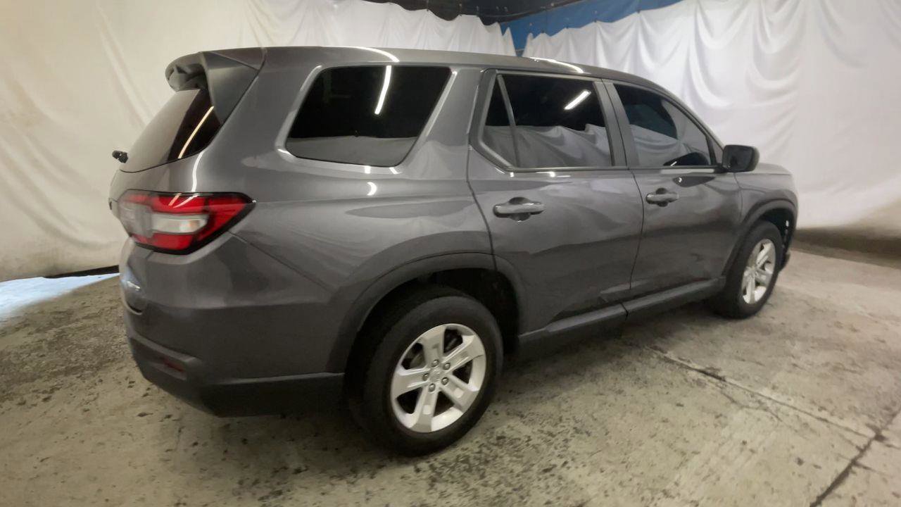 Used 2023 Honda Pilot LX image 8