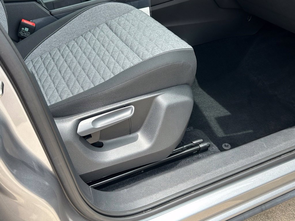 Used 2025 Volkswagen Tiguan S FWD image 43