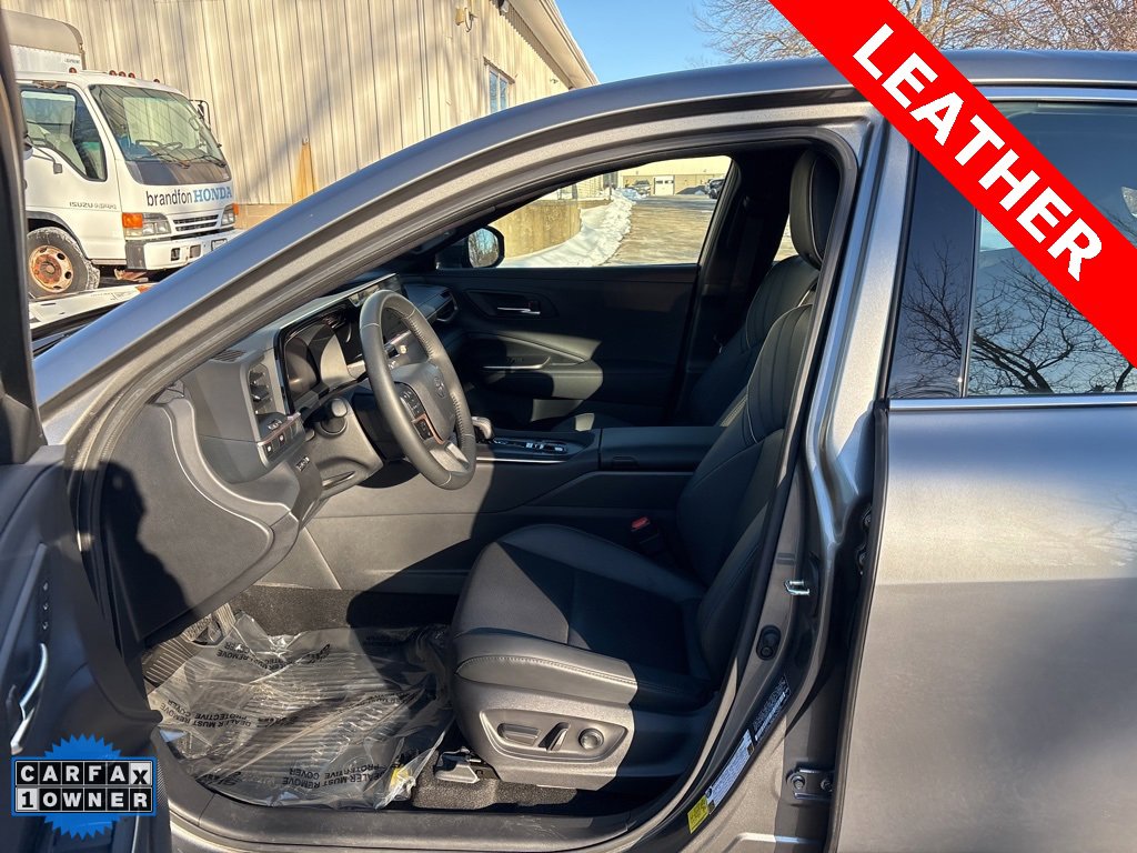 Used 2023 Toyota Crown Limited image 21