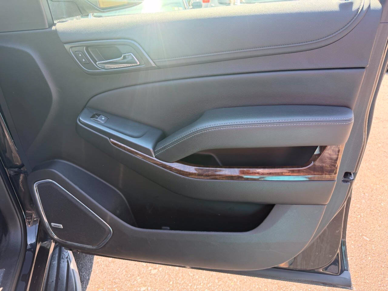 Used 2019 Chevrolet Suburban 3500 LT AWD/4WD image 45