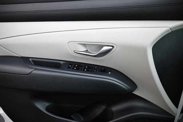 Certified 2025 Hyundai Tucson SE FWD image 14