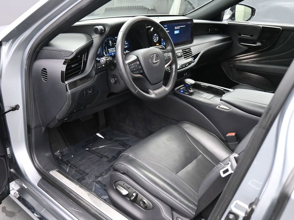 Used 2024 Lexus LS 500 image 2