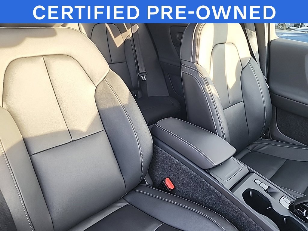 Used 2025 Volvo XC40 B5 Core w/ Protection Package Premier AWD/4WD image 21