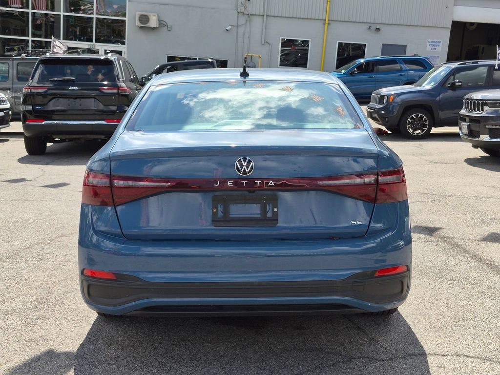 Used 2025 Volkswagen Jetta SE FWD image 7