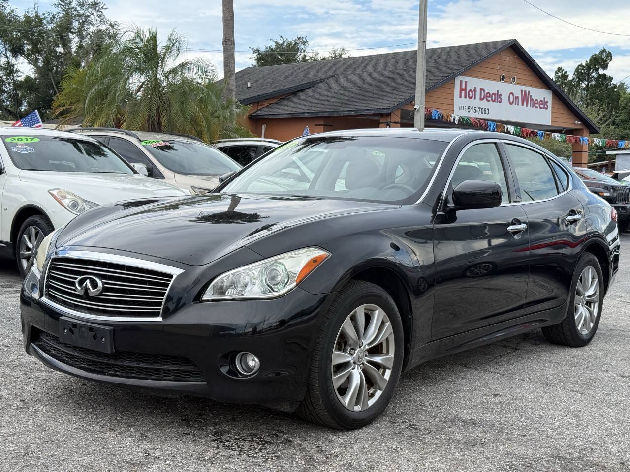 Used 2013 INFINITI M37 x w/ Premium Pkg AWD/4WD image 2