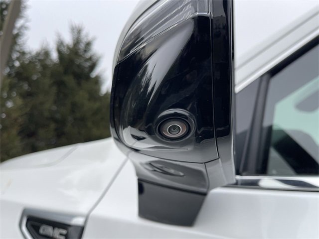 Used 2022 GMC Yukon Denali image 3