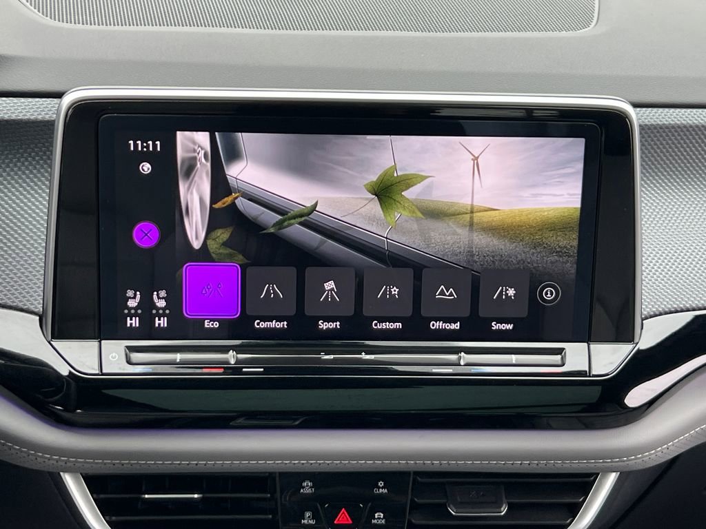 Certified 2024 Volkswagen Atlas Cross Sport SEL R-Line image 25