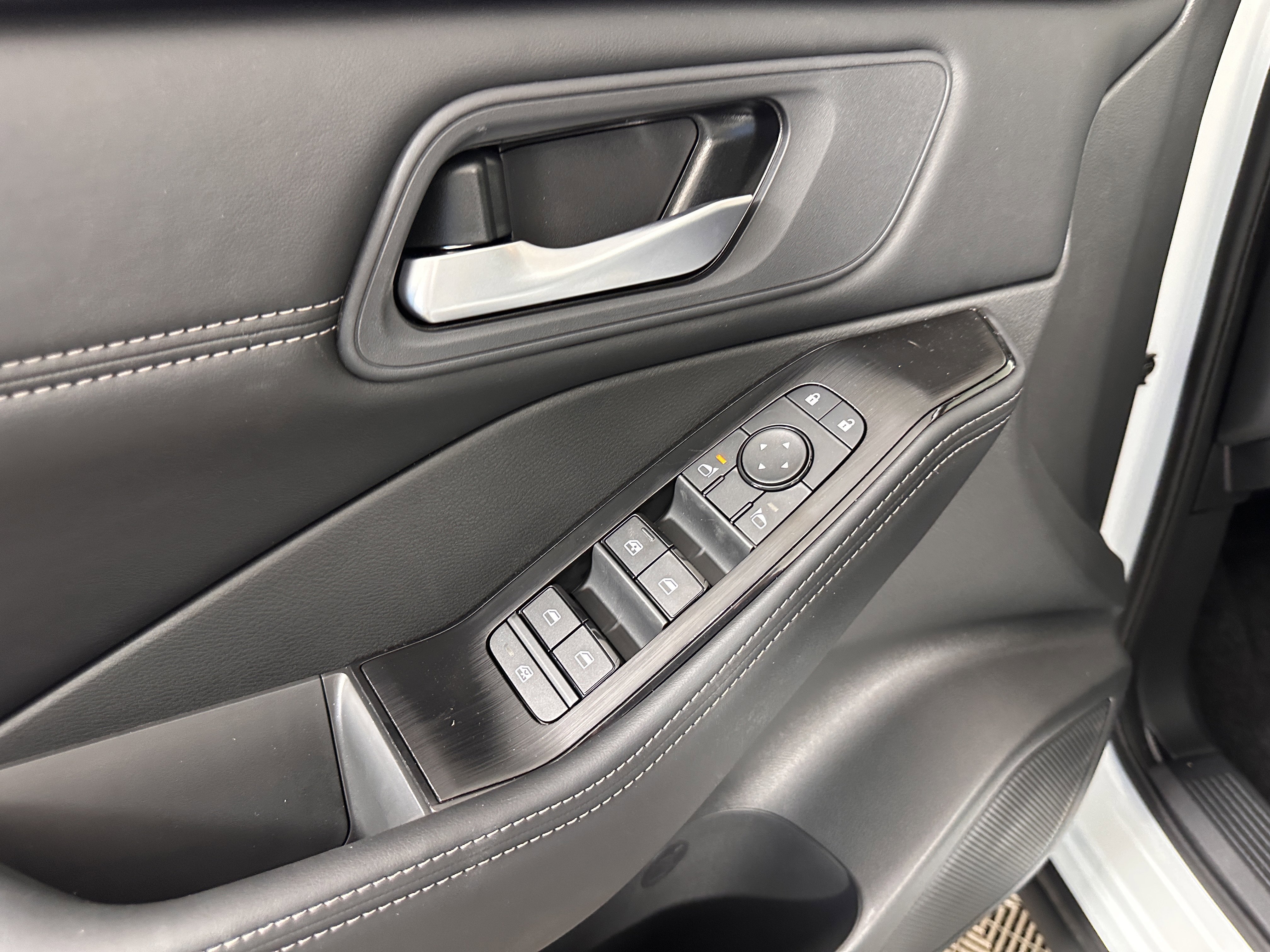 New 2026 Nissan Rogue SV w/ SV Premium Package image 29