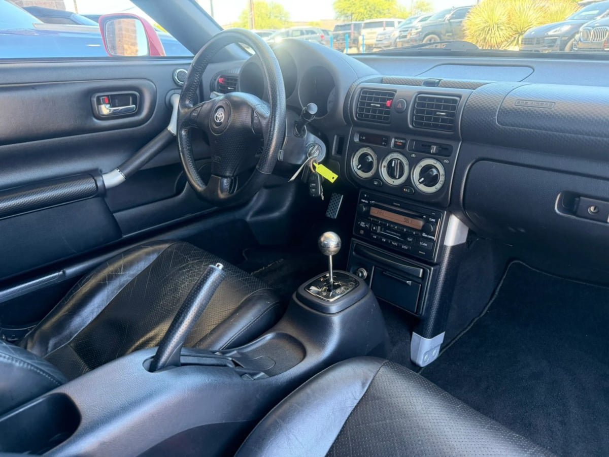 Used 2003 Toyota MR2 RWD image 40