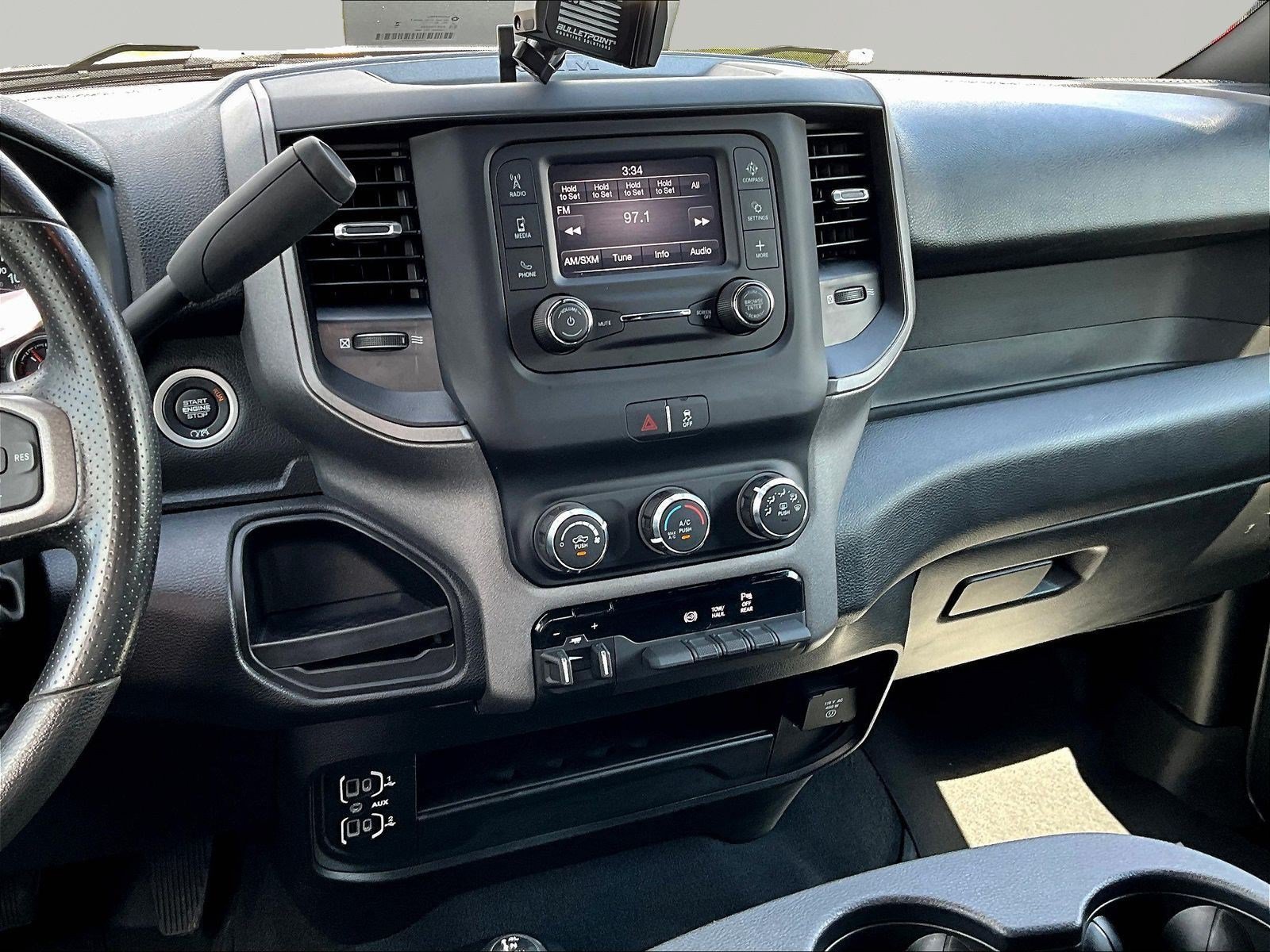 Used 2024 RAM 3500 Tradesman w/ Chrome Appearance Group AWD/4WD image 9