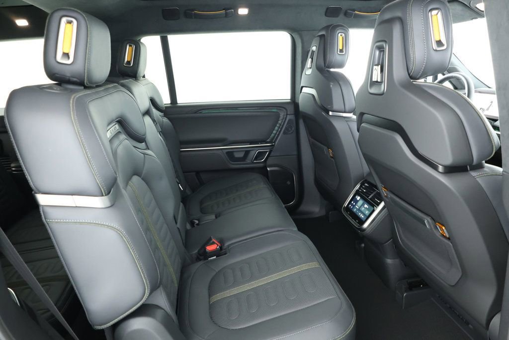 Used 2023 Rivian R1S Adventure image 24