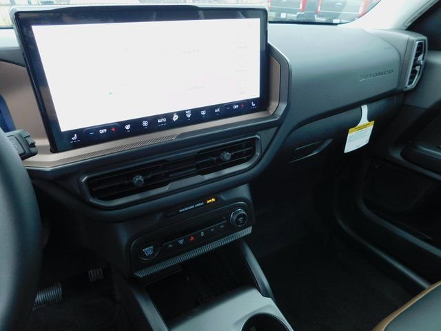 New 2025 Ford Bronco Sport Outer Banks w/ Outer Banks Tech Package+ AWD/4WD image 17