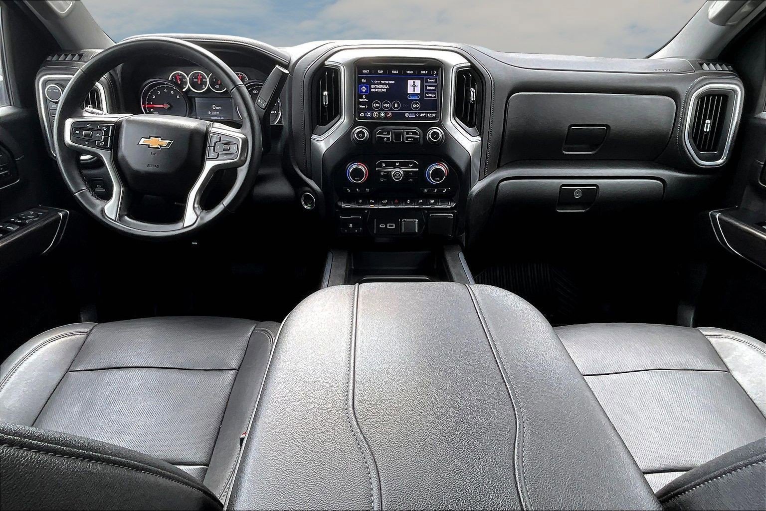 Used 2023 Chevrolet Silverado 2500 LTZ w/ LTZ Plus Package image 8