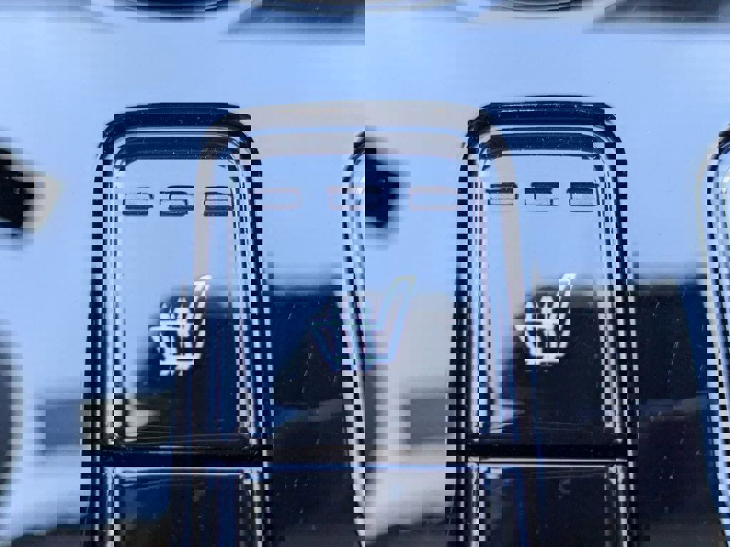 Used 2025 Kia Niro EX image 23