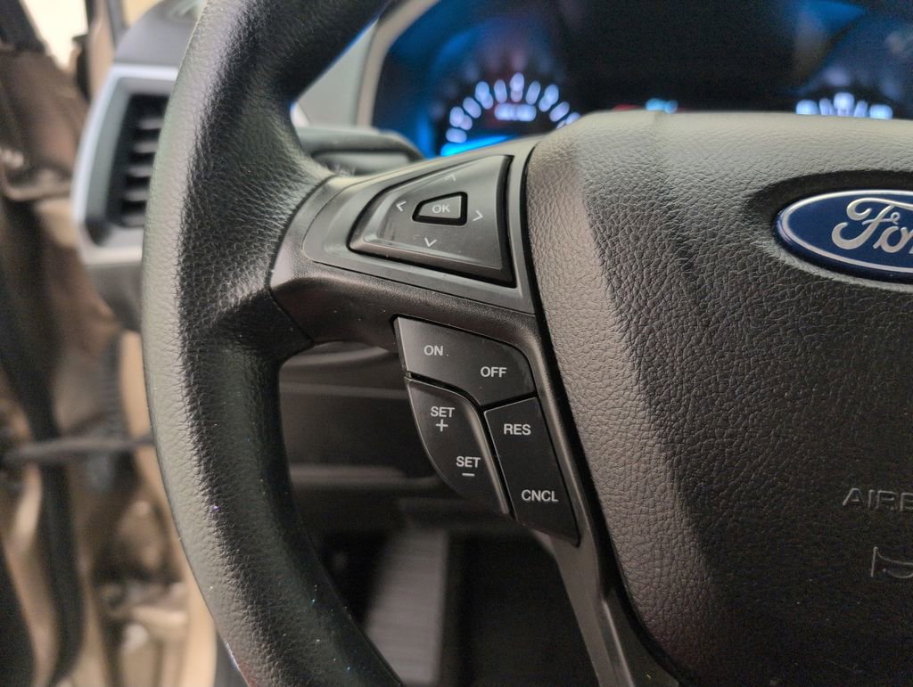 Used 2020 Ford Edge SE FWD image 35