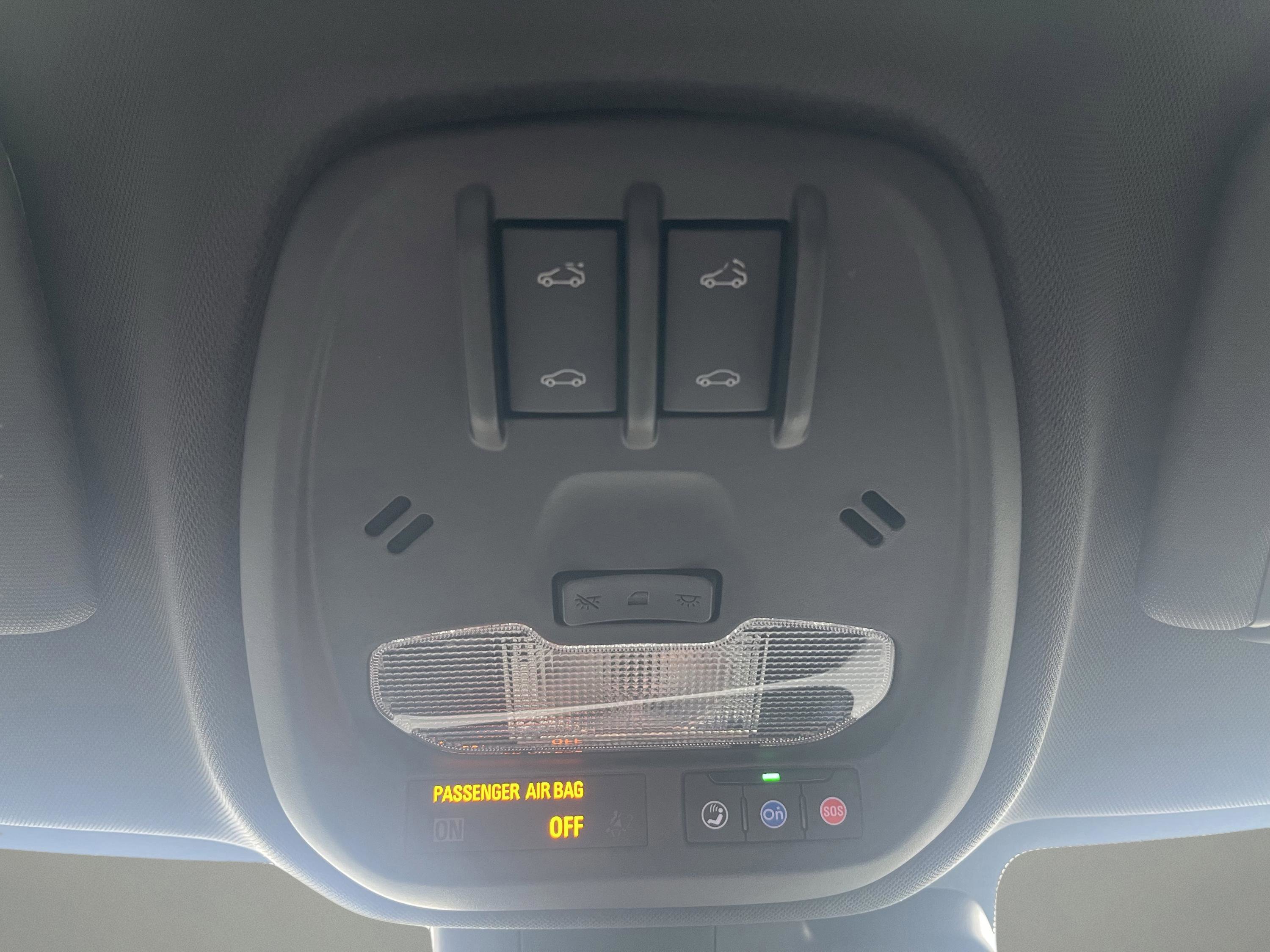 Used 2024 Chevrolet Trax RS w/ Sunroof Package image 33