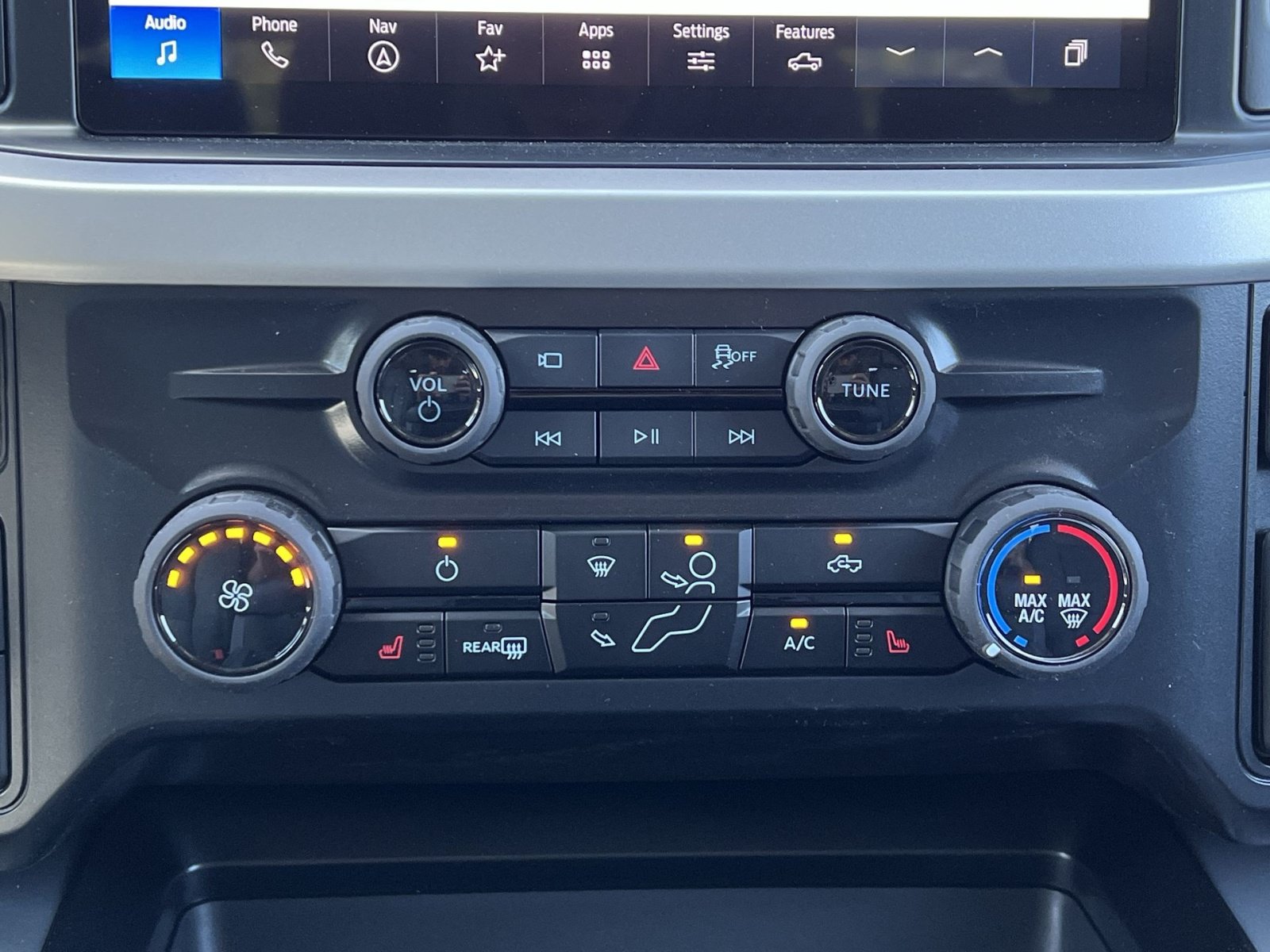 New 2026 Ford F250 XLT w/ XLT Premium Package AWD/4WD image 21