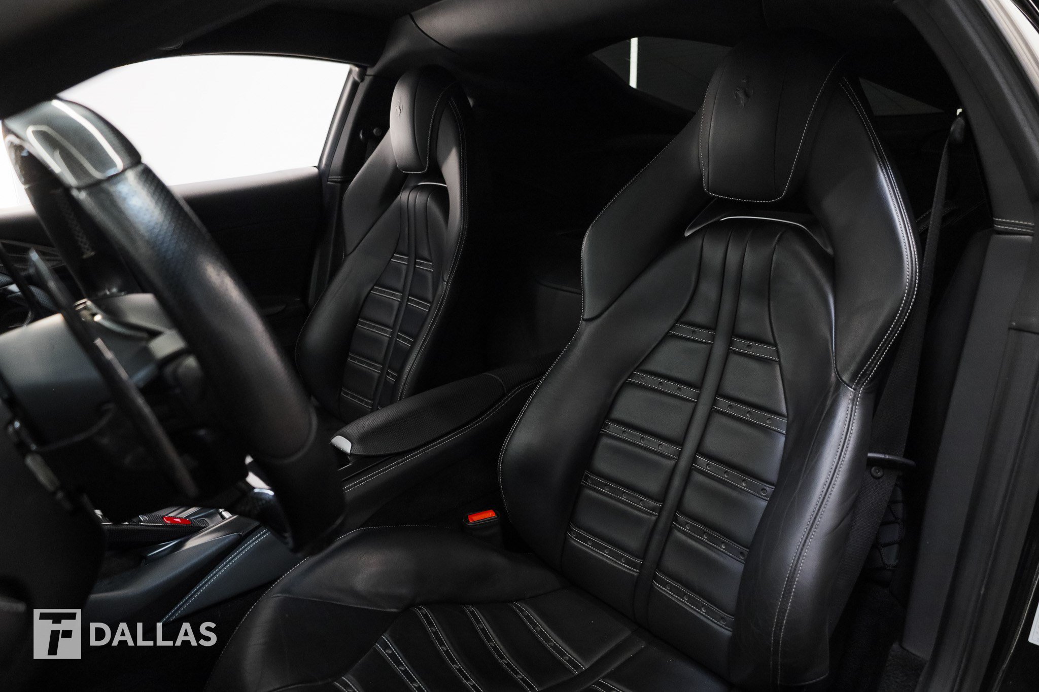 Used 2018 Ferrari 812 Superfast RWD image 25