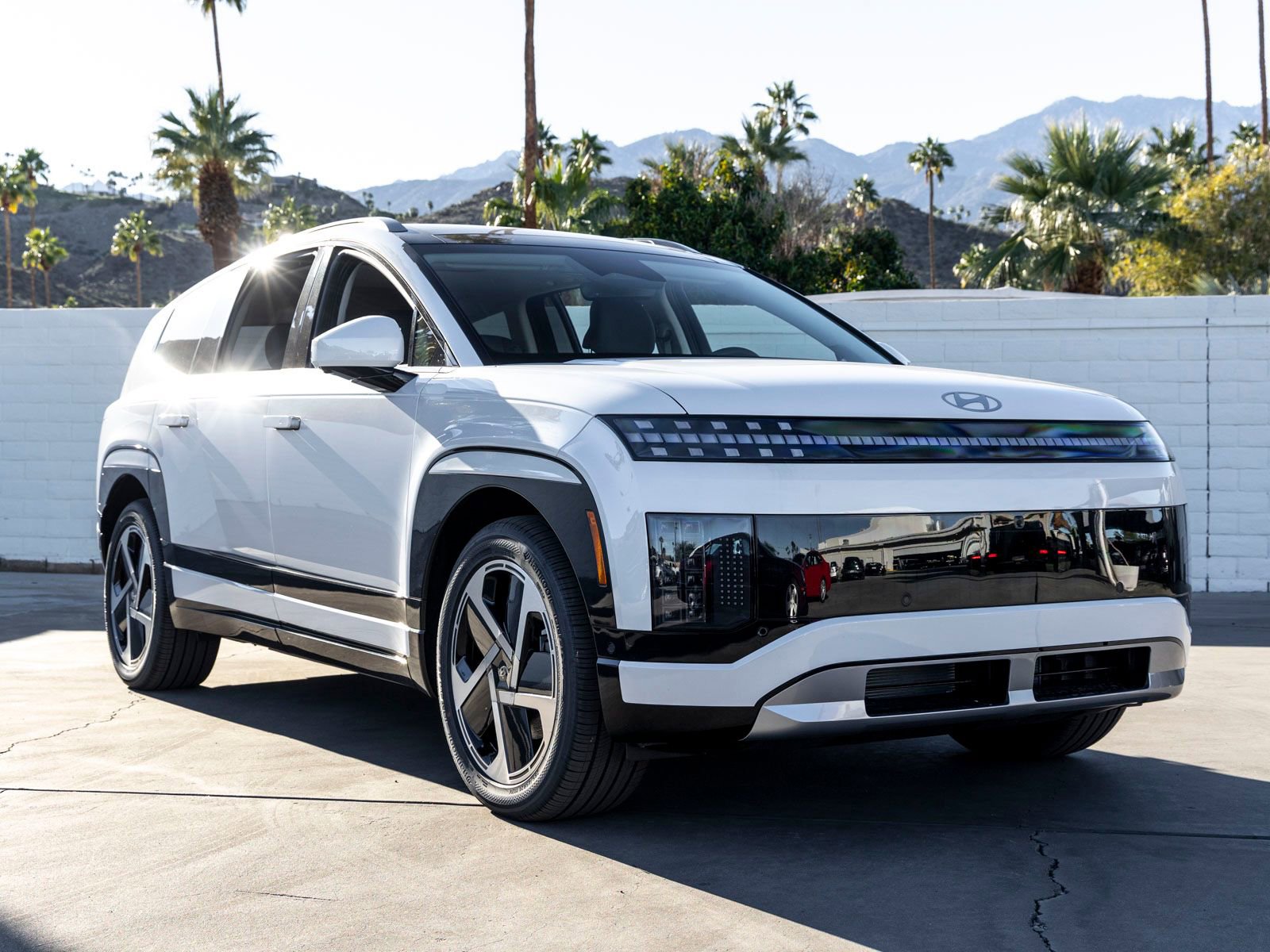 New 2026 Hyundai Ioniq 9 Limited image 2