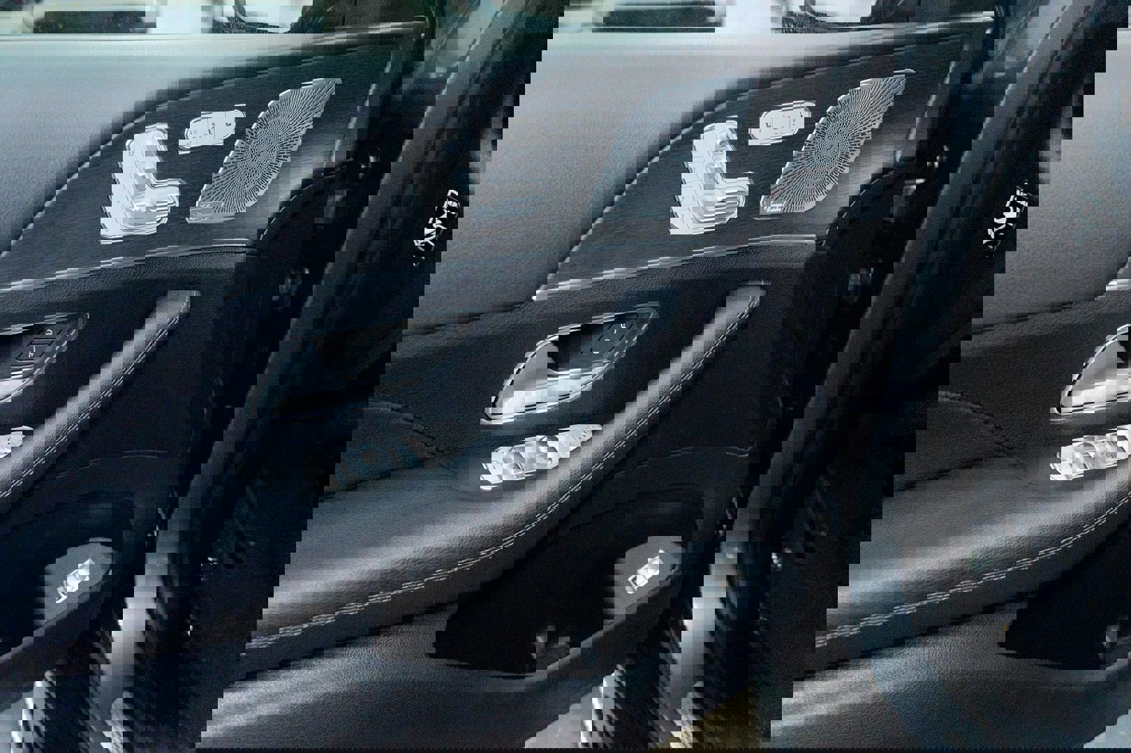 Used 2020 Mercedes-Benz GLS 450 4MATIC w/ Convenience Package image 17