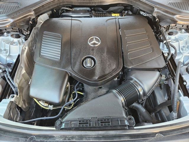 Used 2024 Mercedes-Benz GLC 300 4MATIC image 32