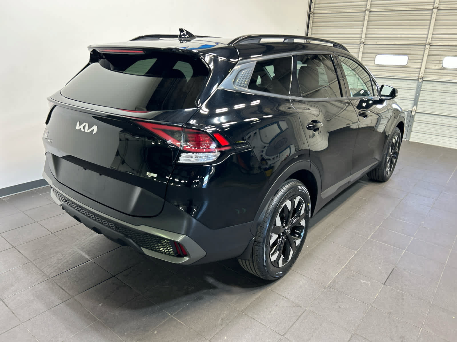 Used 2023 Kia Sportage X-Line w/ X-Line Premium Package AWD/4WD image 3