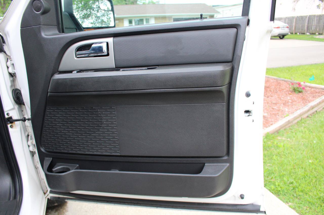 Used 2014 Ford Expedition Limited w/ Equipment Group 301A AWD/4WD image 39