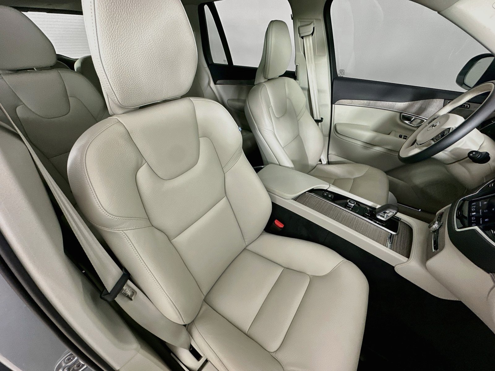 Certified 2024 Volvo XC90 B6 Plus AWD/4WD image 45