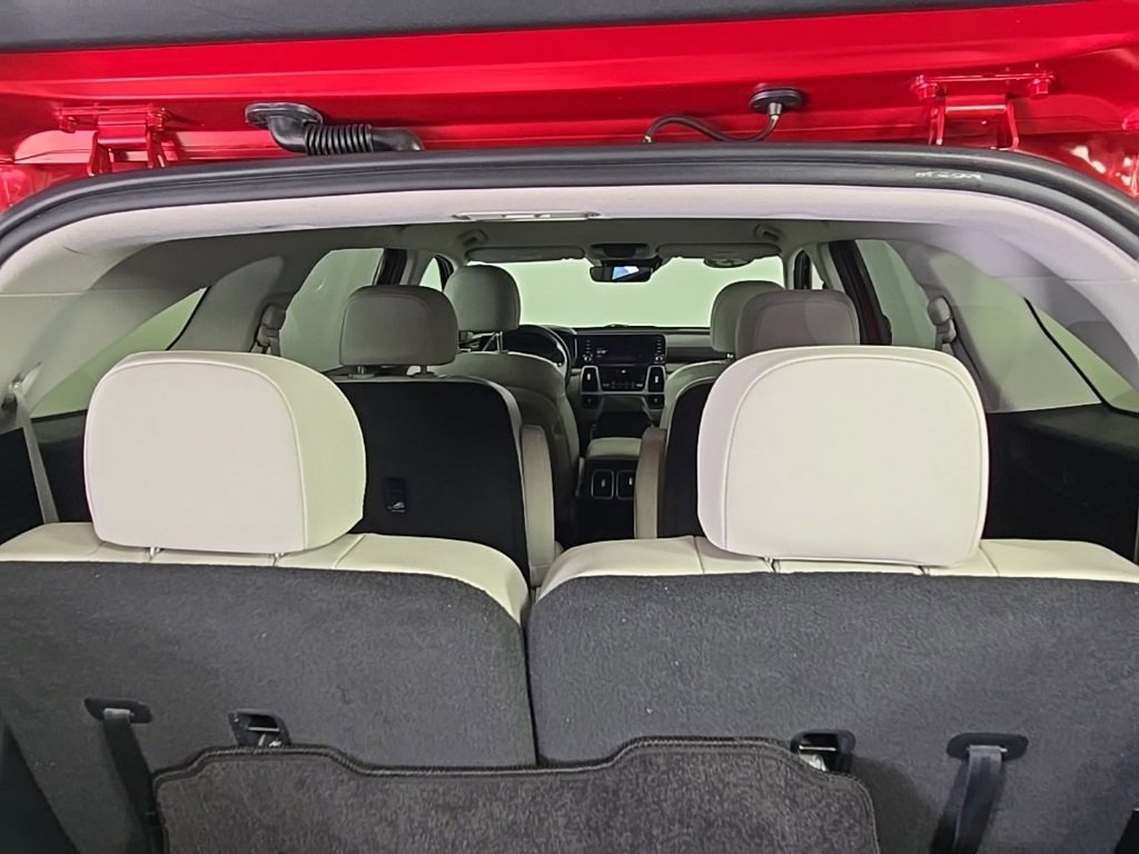 Used 2023 Kia Sorento EX image 11