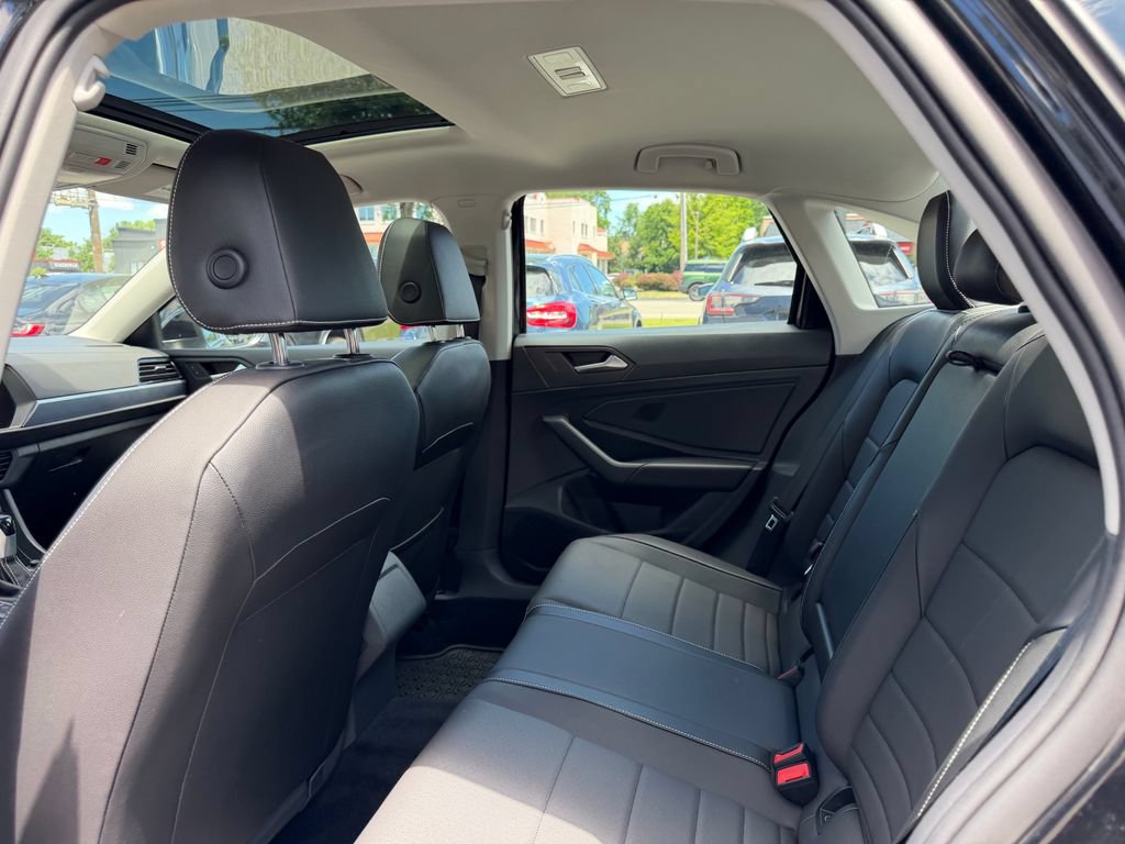 Used 2023 Volkswagen Jetta SE FWD image 24