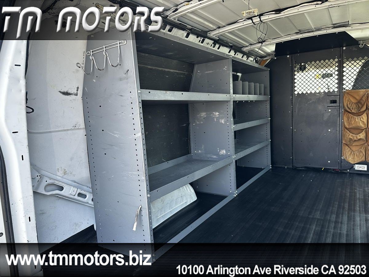Used 2011 Chevrolet Express 2500 RWD image 9