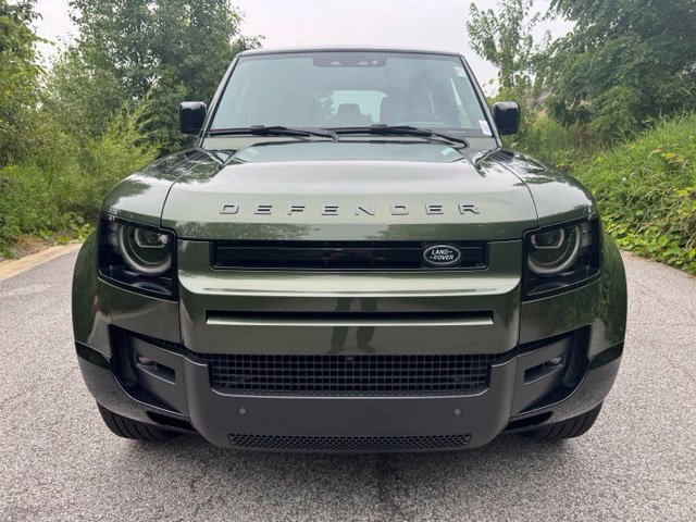 New 2026 Land Rover Defender 110 X-Dynamic SE AWD/4WD image 3