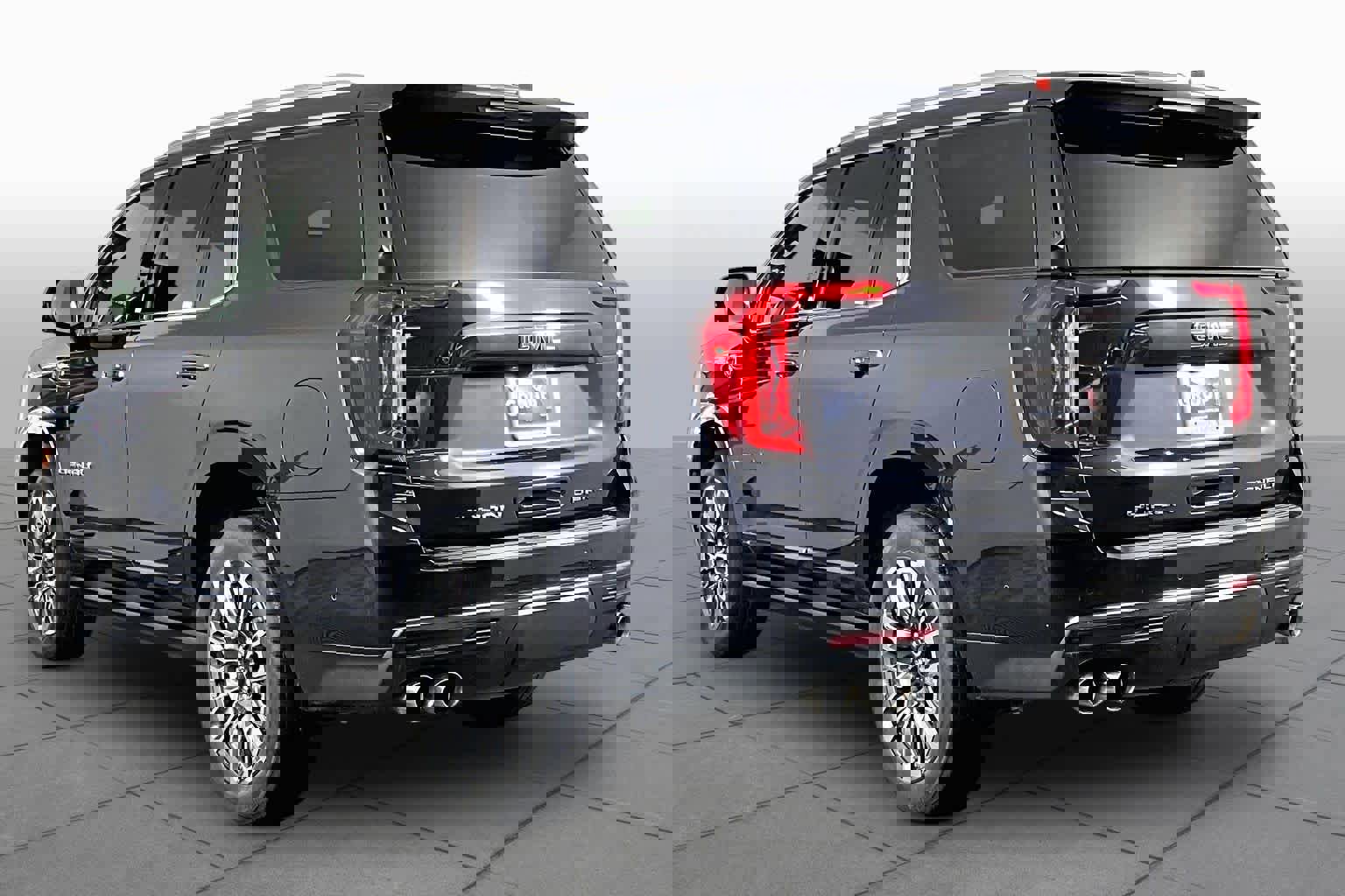 Used 2023 GMC Yukon Denali Ultimate AWD/4WD image 12