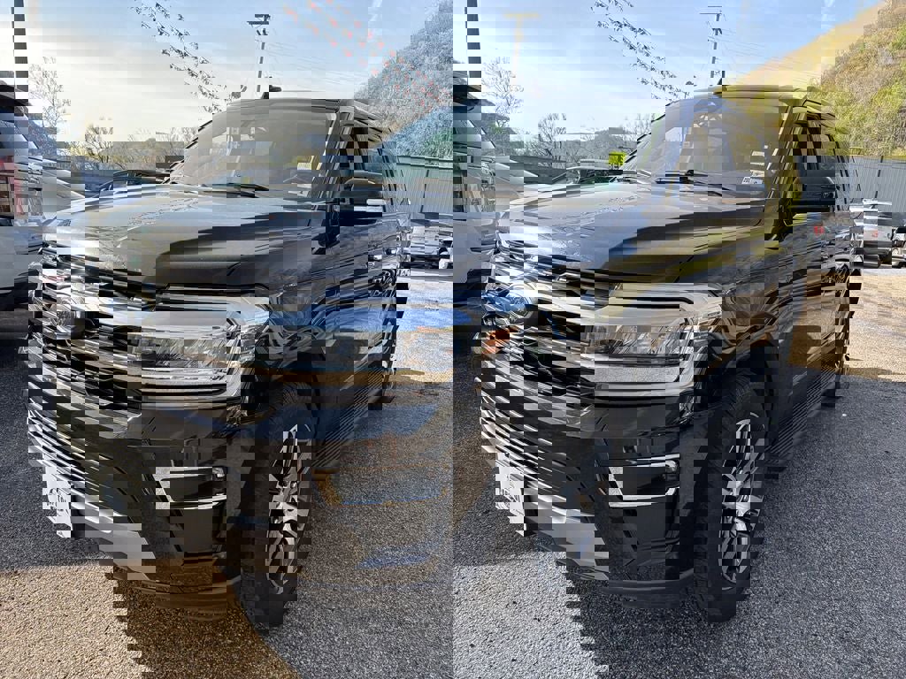 Used 2024 Ford Expedition Limited image 9