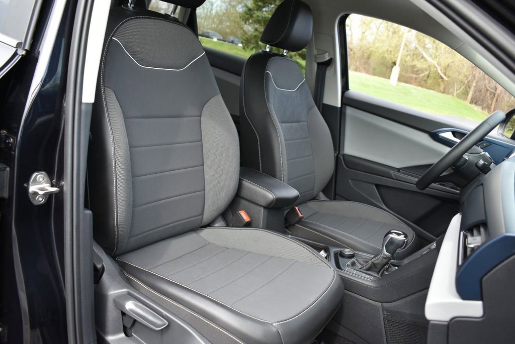 Used 2023 Volkswagen Taos SE w/ Panoramic Sunroof Package AWD/4WD image 25