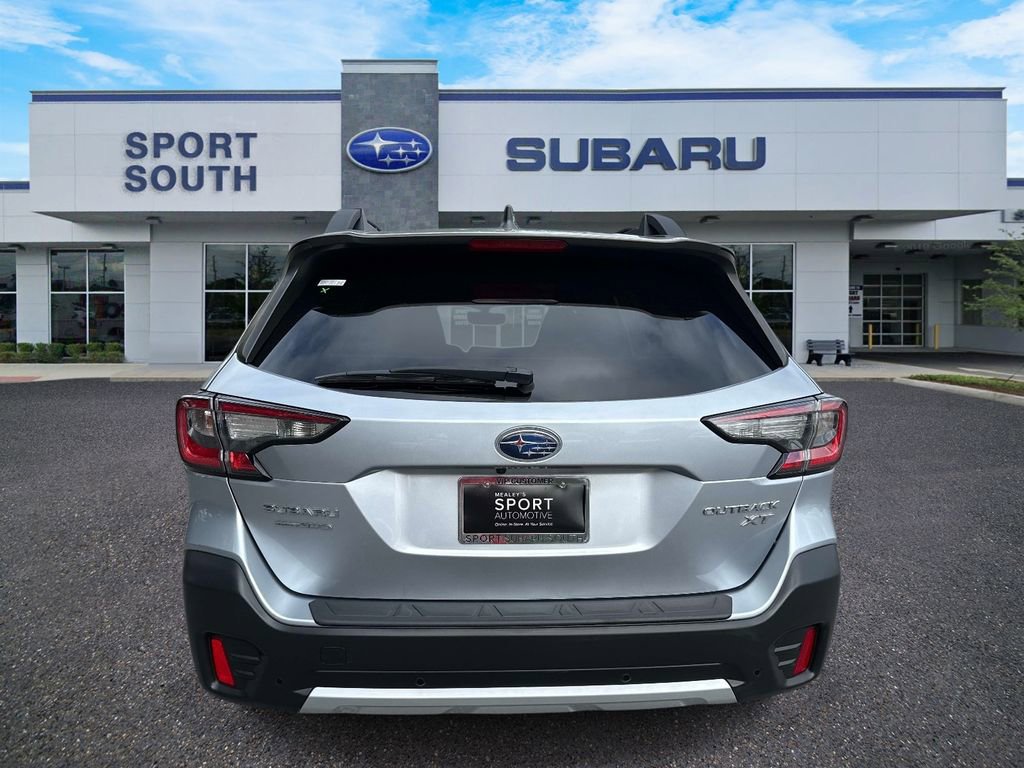 Used 2022 Subaru Outback Limited XT AWD/4WD image 4