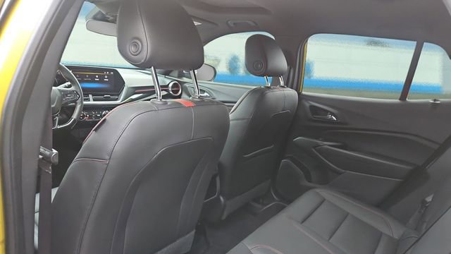 Used 2024 Chevrolet Trax RS w/ Sunroof Package image 19