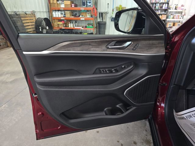 New 2026 Jeep Grand Cherokee L Limited image 30