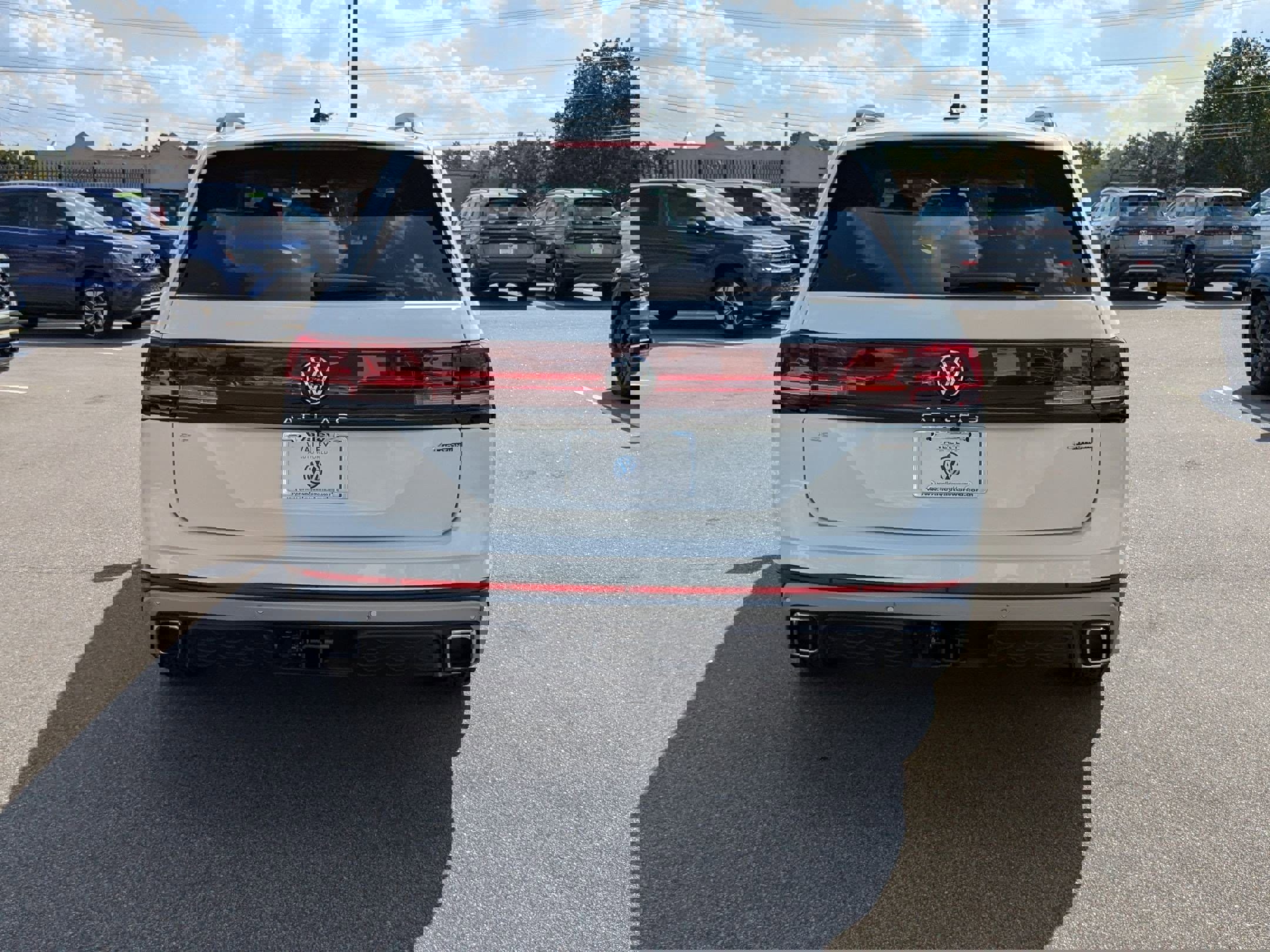 New 2026 Volkswagen Atlas Peak Edition image 4