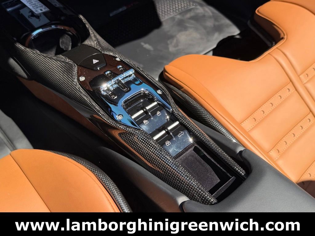 Used 2024 Ferrari 296 GTS RWD image 33